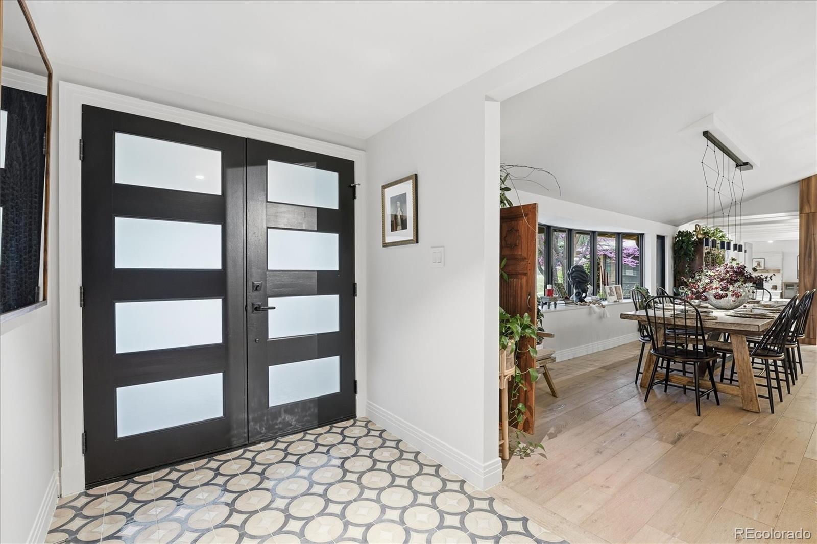 4607 W Wagon Trail Road