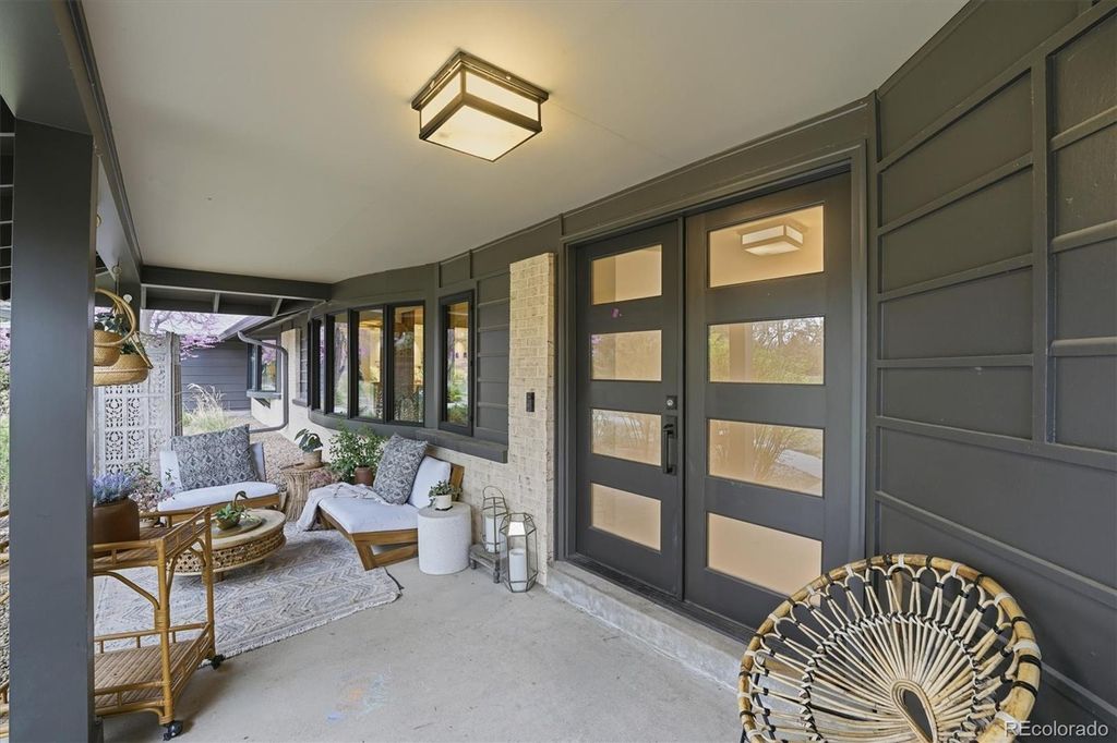 Photo of 4607 W Wagon Trail Road, Littleton, CO 80123 (MLS # 8619571)