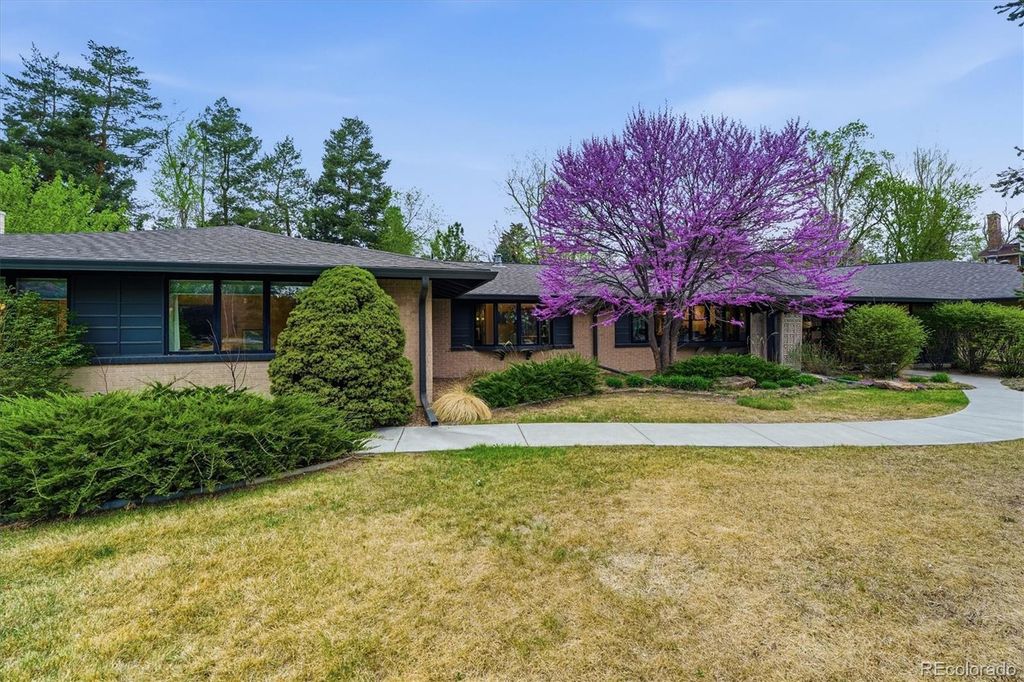 Photo of 4607 W Wagon Trail Road, Littleton, CO 80123 (MLS # 8619571)