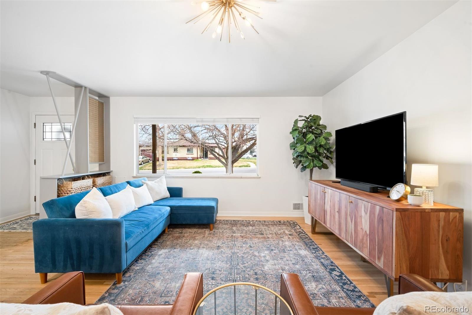 1803 S Glencoe Street