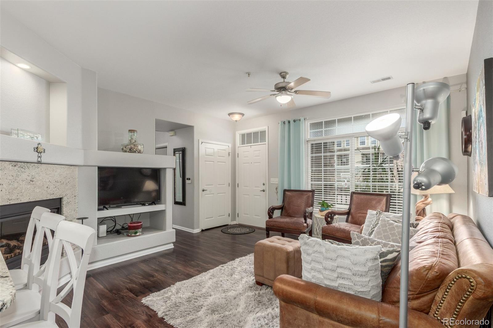 457 Black Feather Loop 702