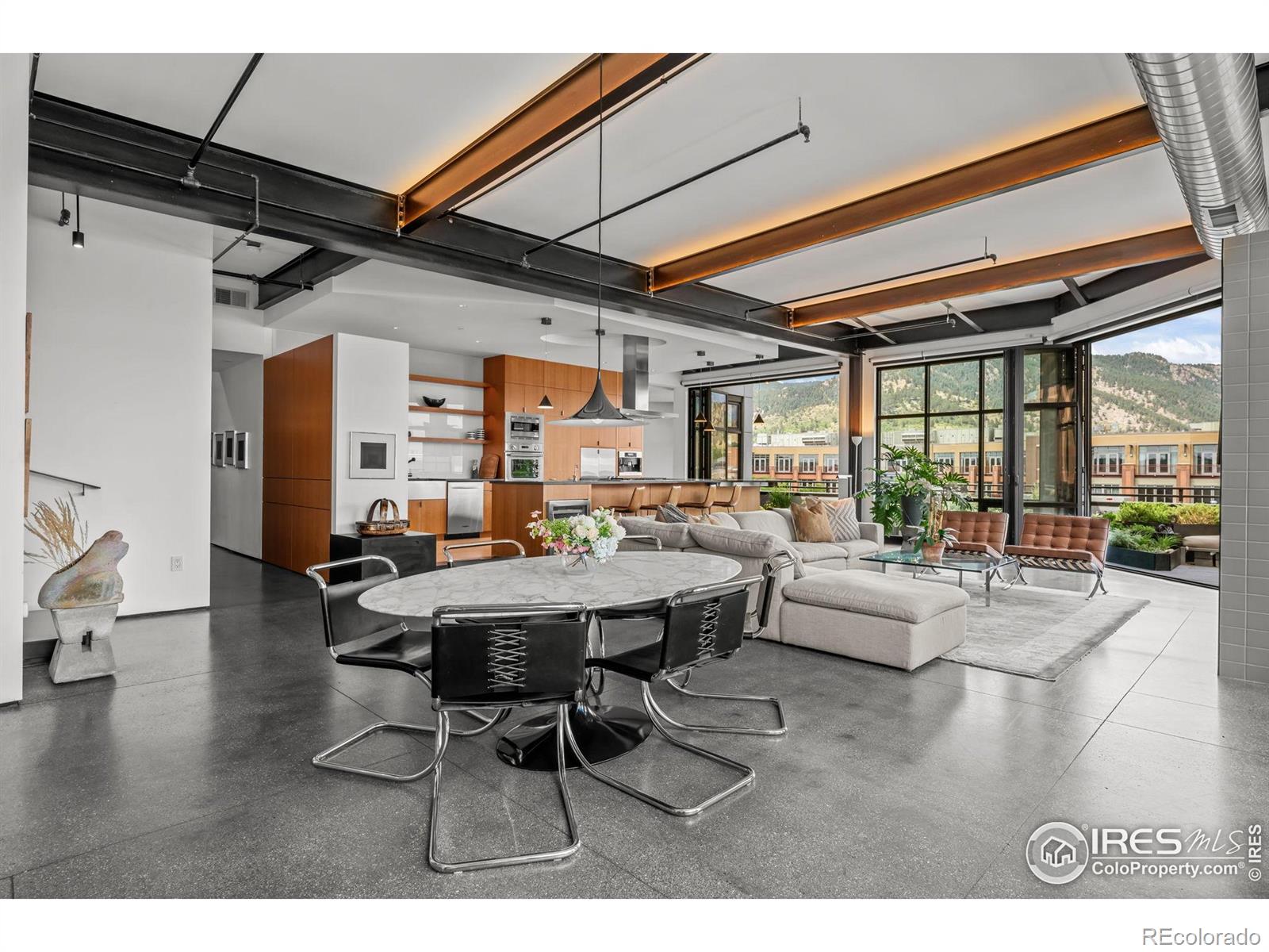1360 Walnut Street 401