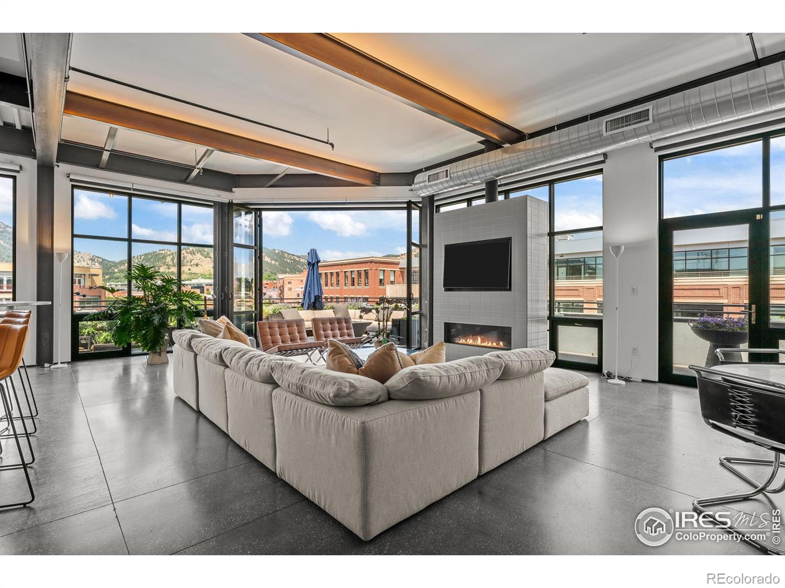 1360 Walnut Street 401