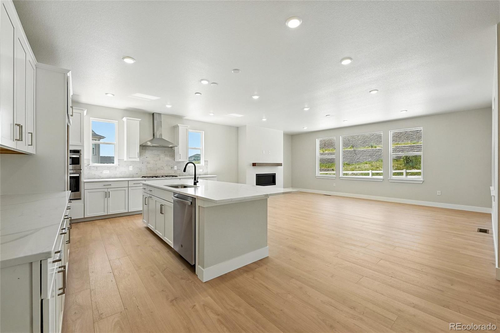 1672 Fox Trotter Point