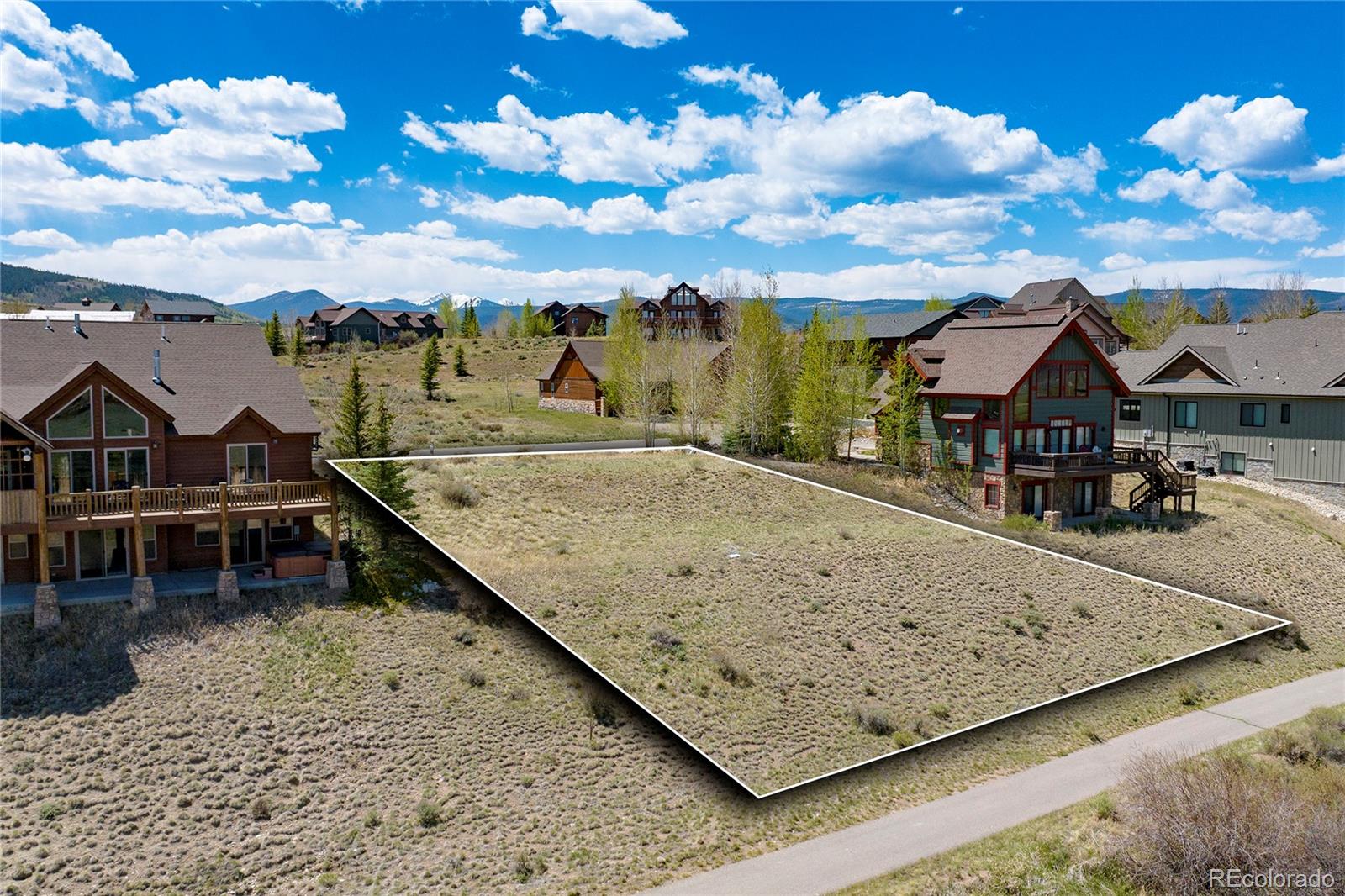 826 Saddle Ridge Circle