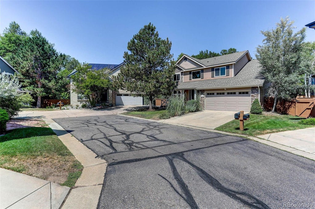 Photo of 16392 E Hialeah Drive, Centennial, CO 80015 (MLS # 6727311)