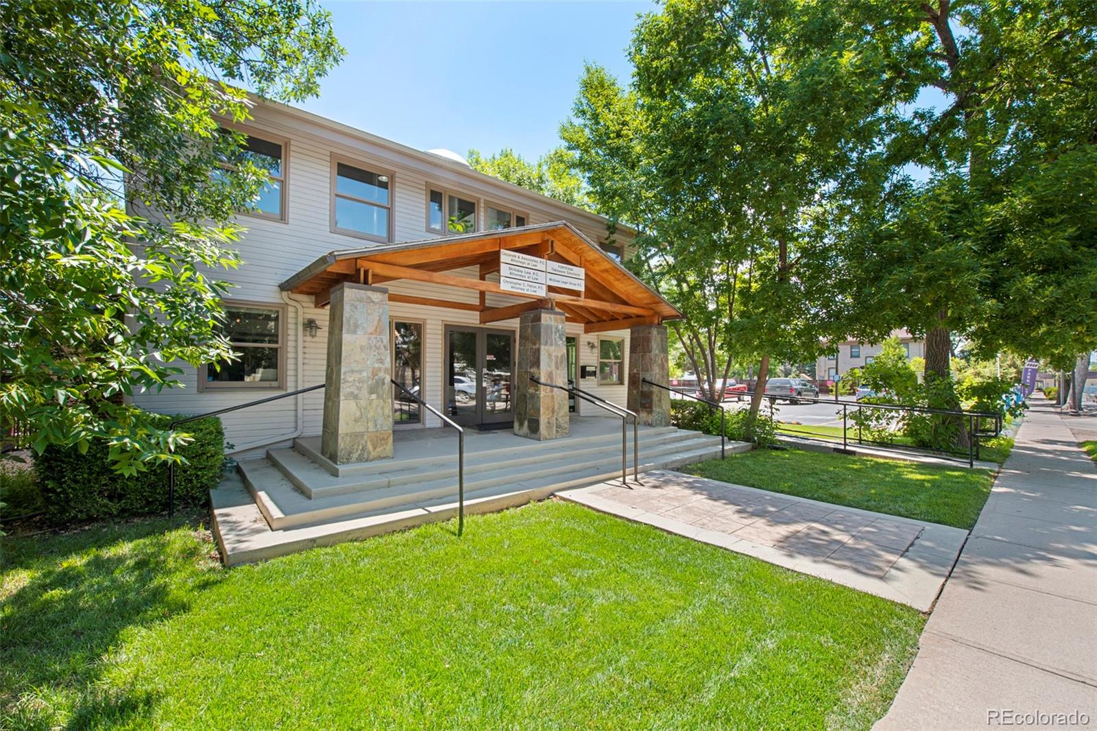 2616 W Alamo Avenue