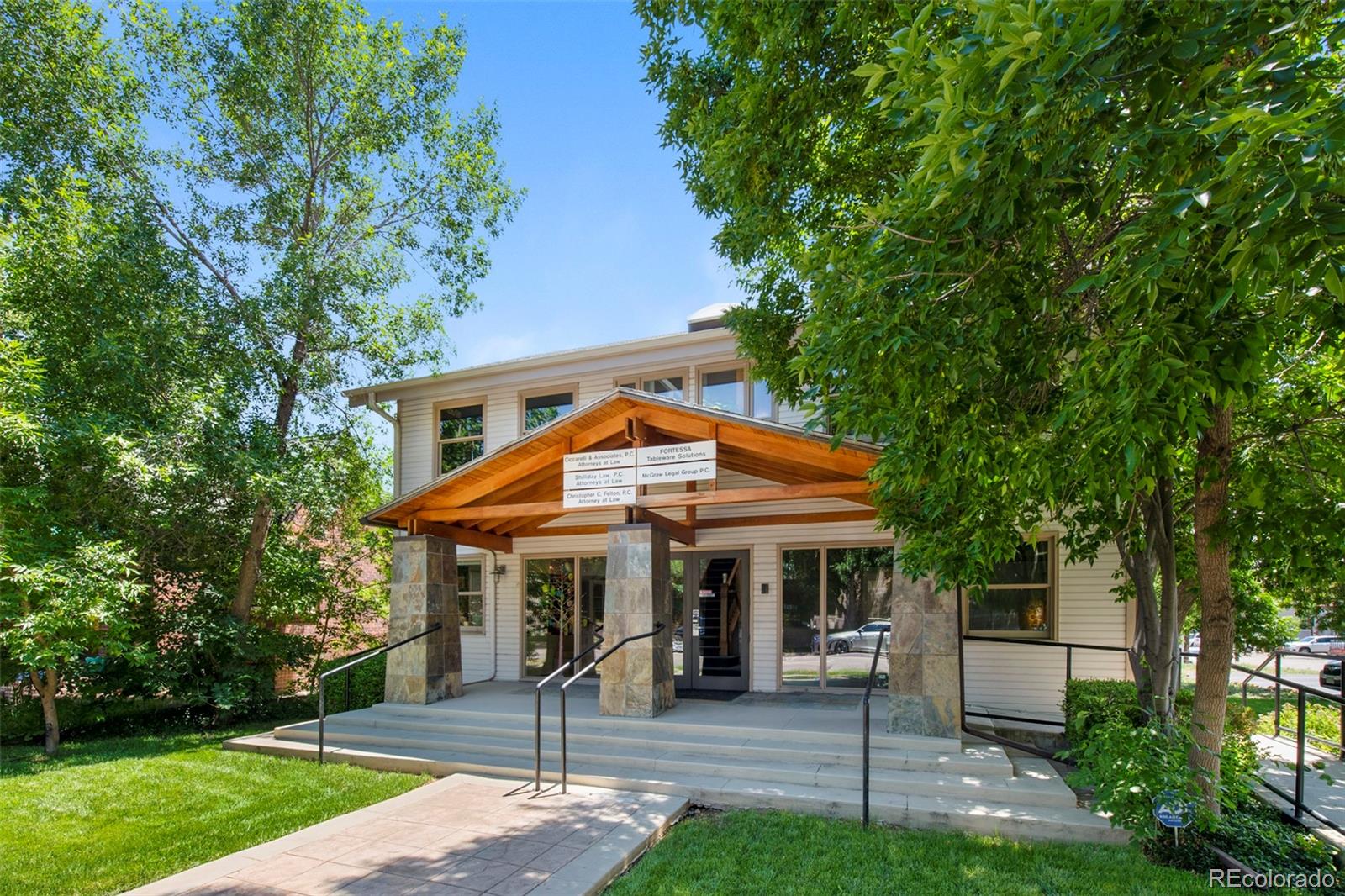 2616 W Alamo Avenue
