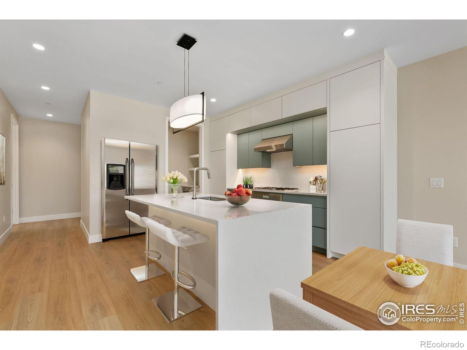 205 E 6th Street 203