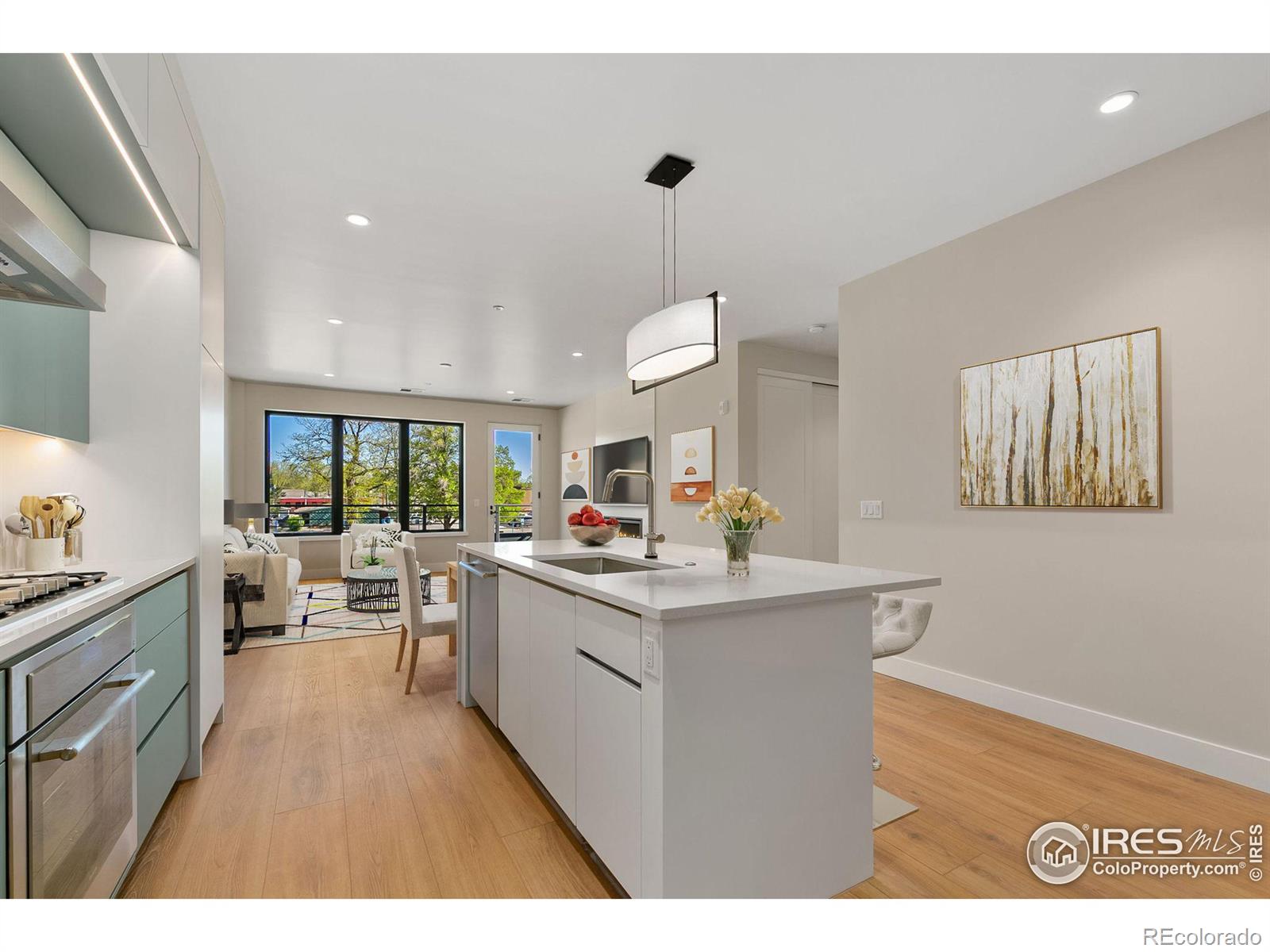 205 E 6th Street 203
