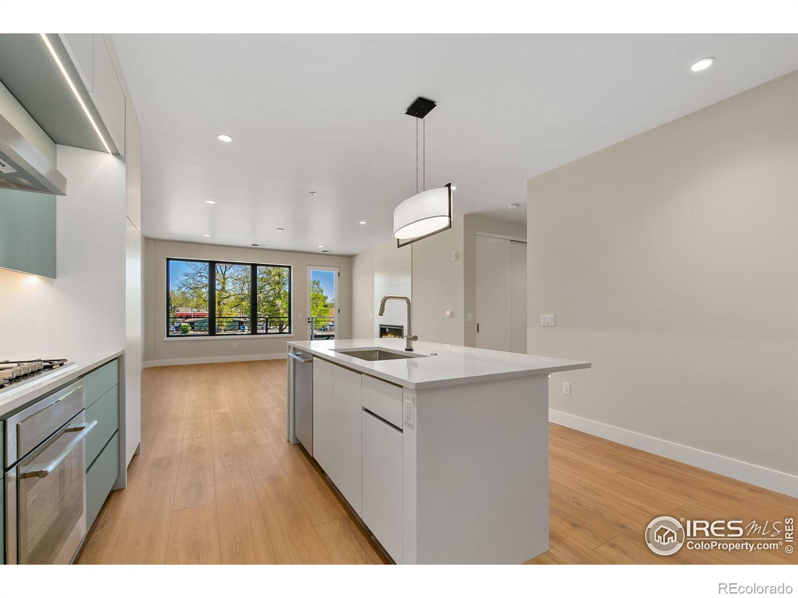 205 E 6th Street 203