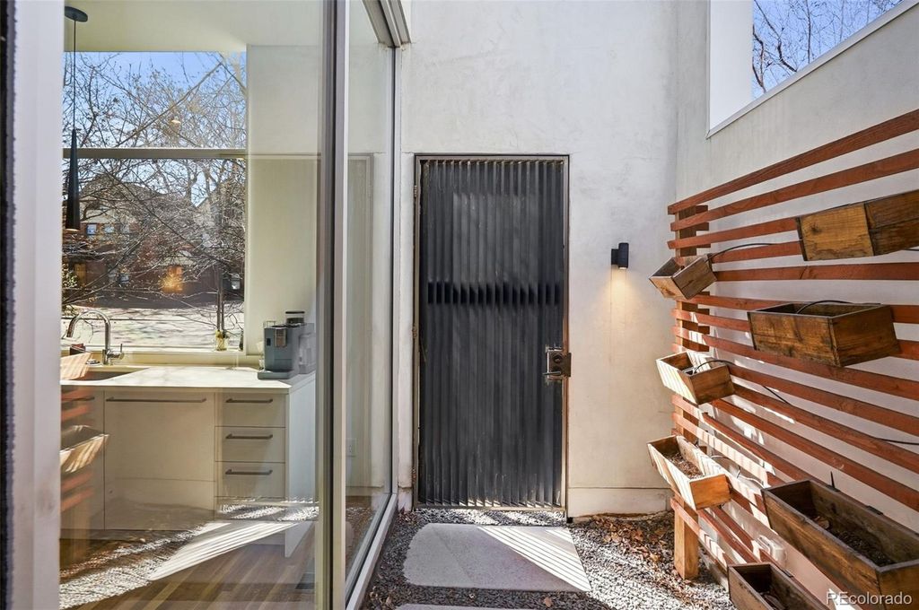 Photo of 2516 N Clarkson Street, Denver, CO 80205 (MLS # 2954333)