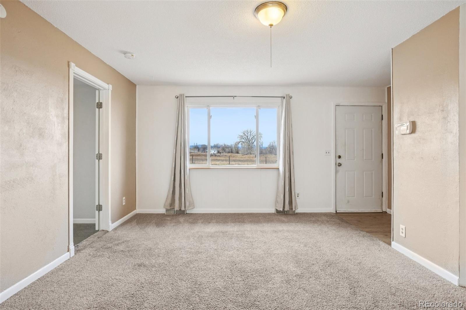 106 N Quentine Avenue