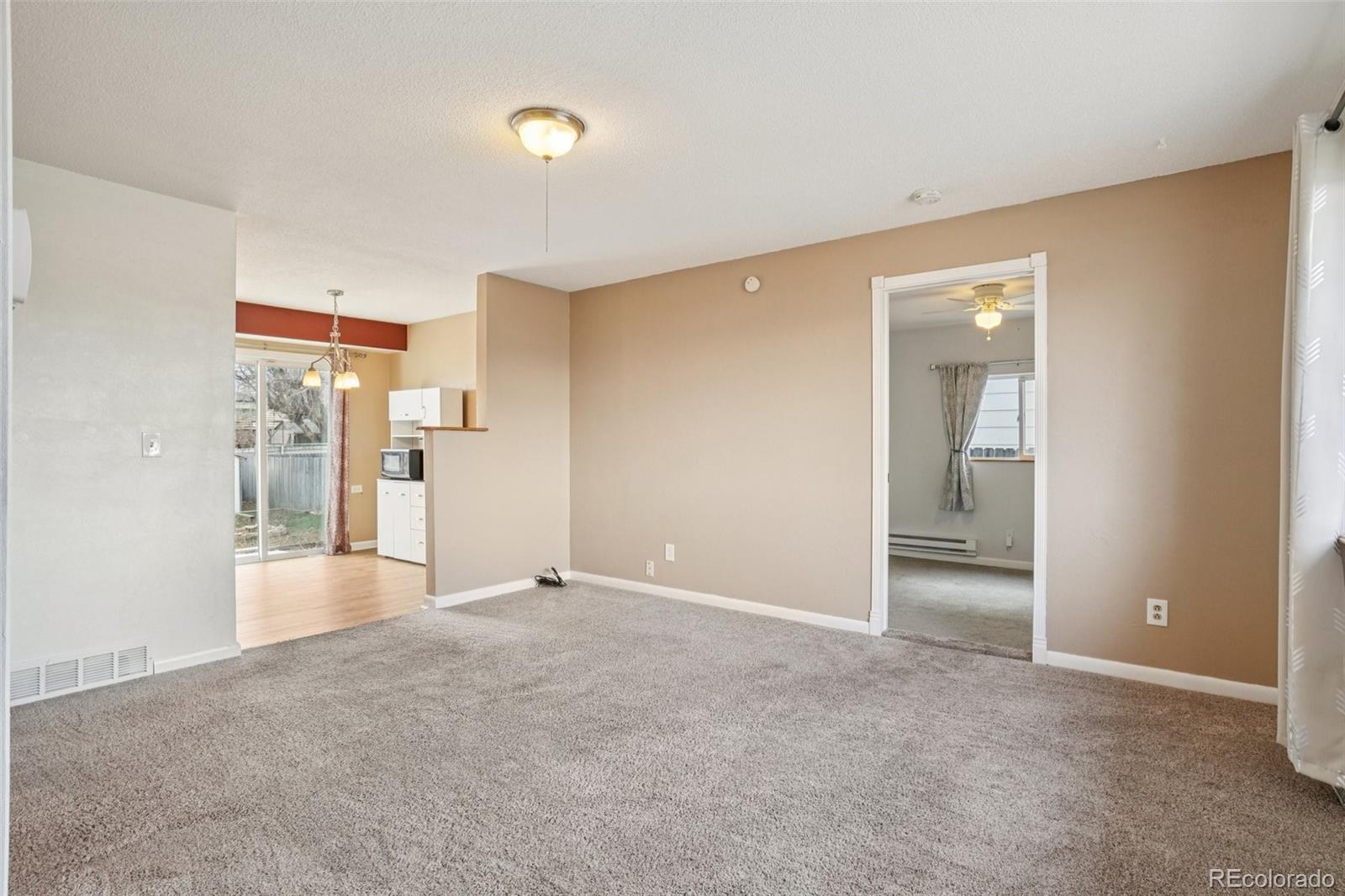 106 N Quentine Avenue