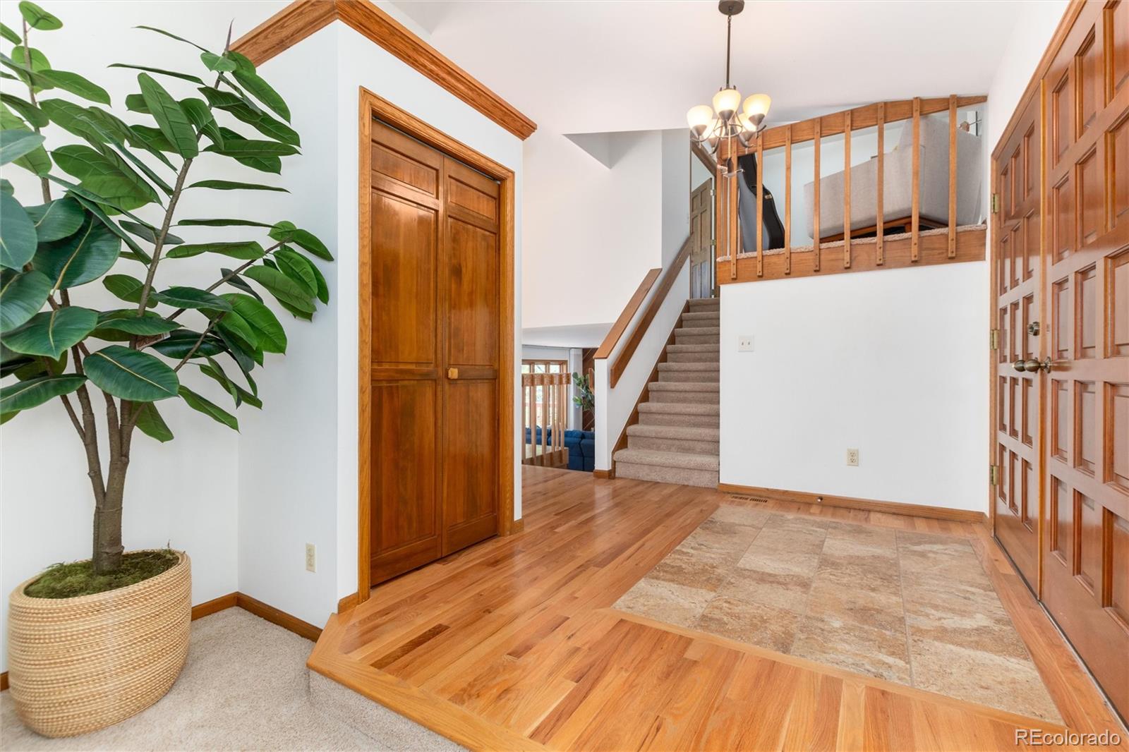 2422 W Arapahoe Court