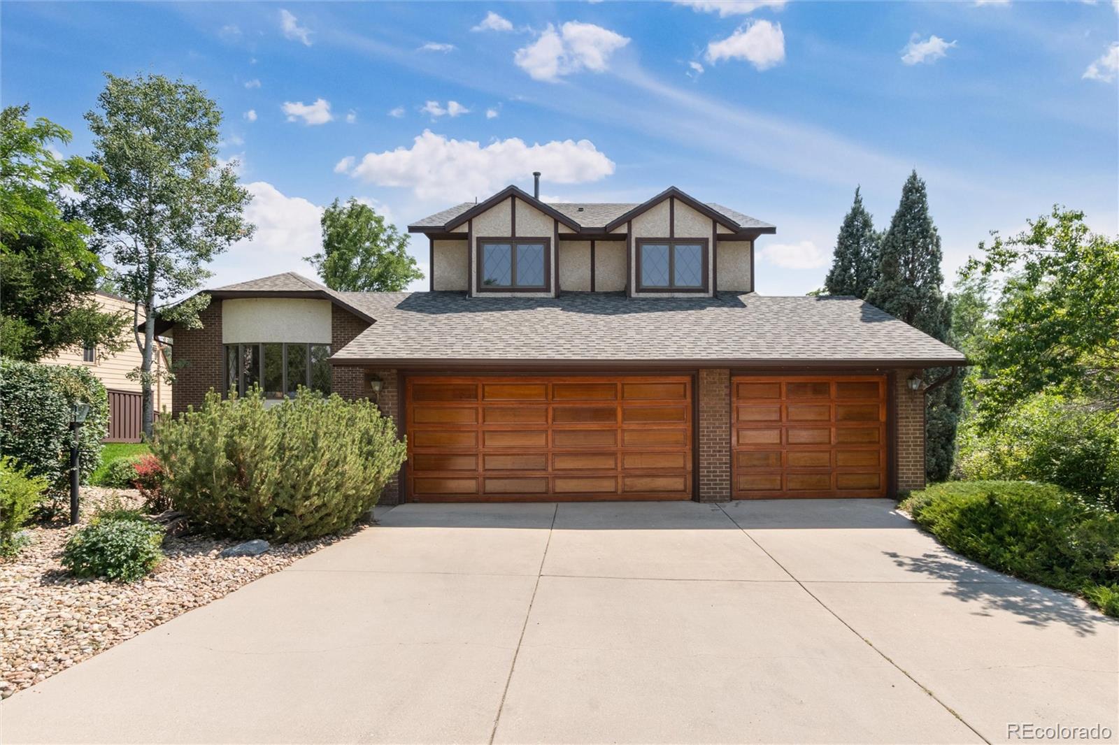 2422 W Arapahoe Court