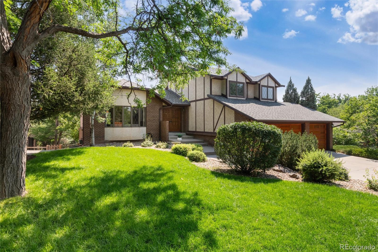 2422 W Arapahoe Court