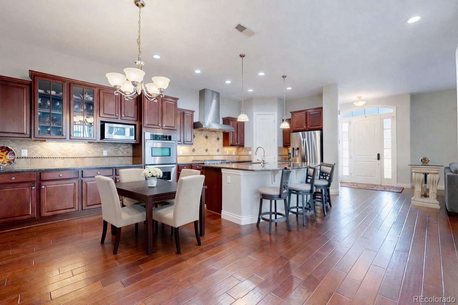 9198 Ridgegate Parkway