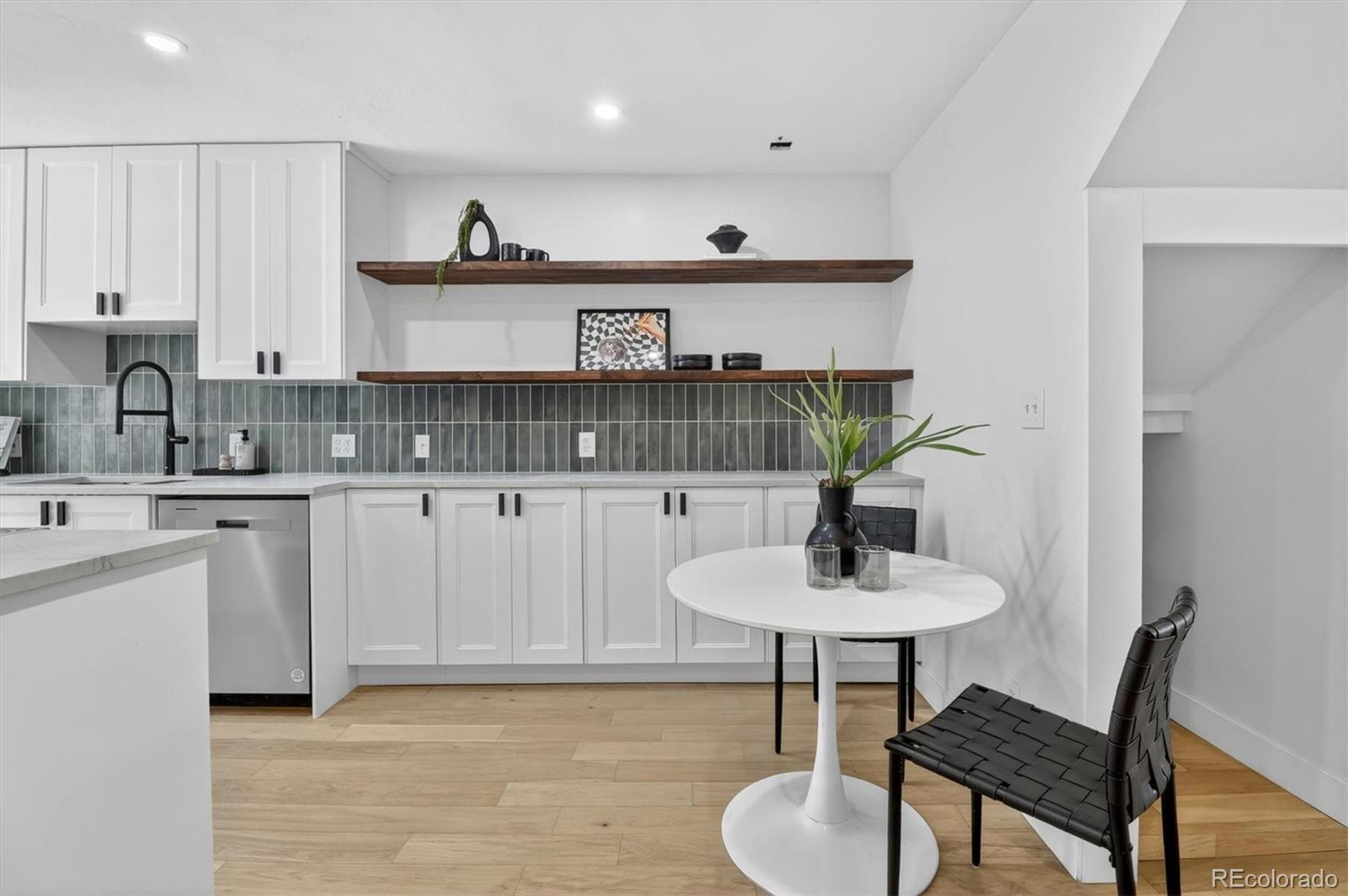 1111 Maxwell Avenue 212