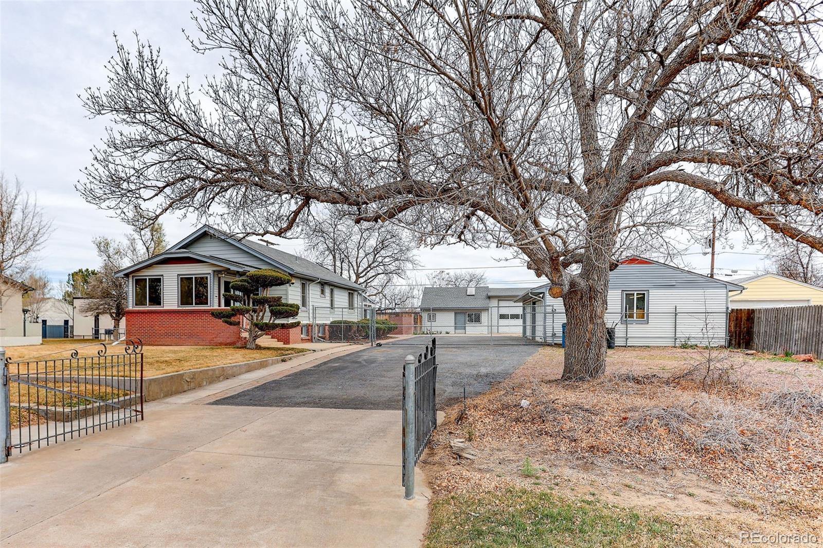 6170 N Oneida Street