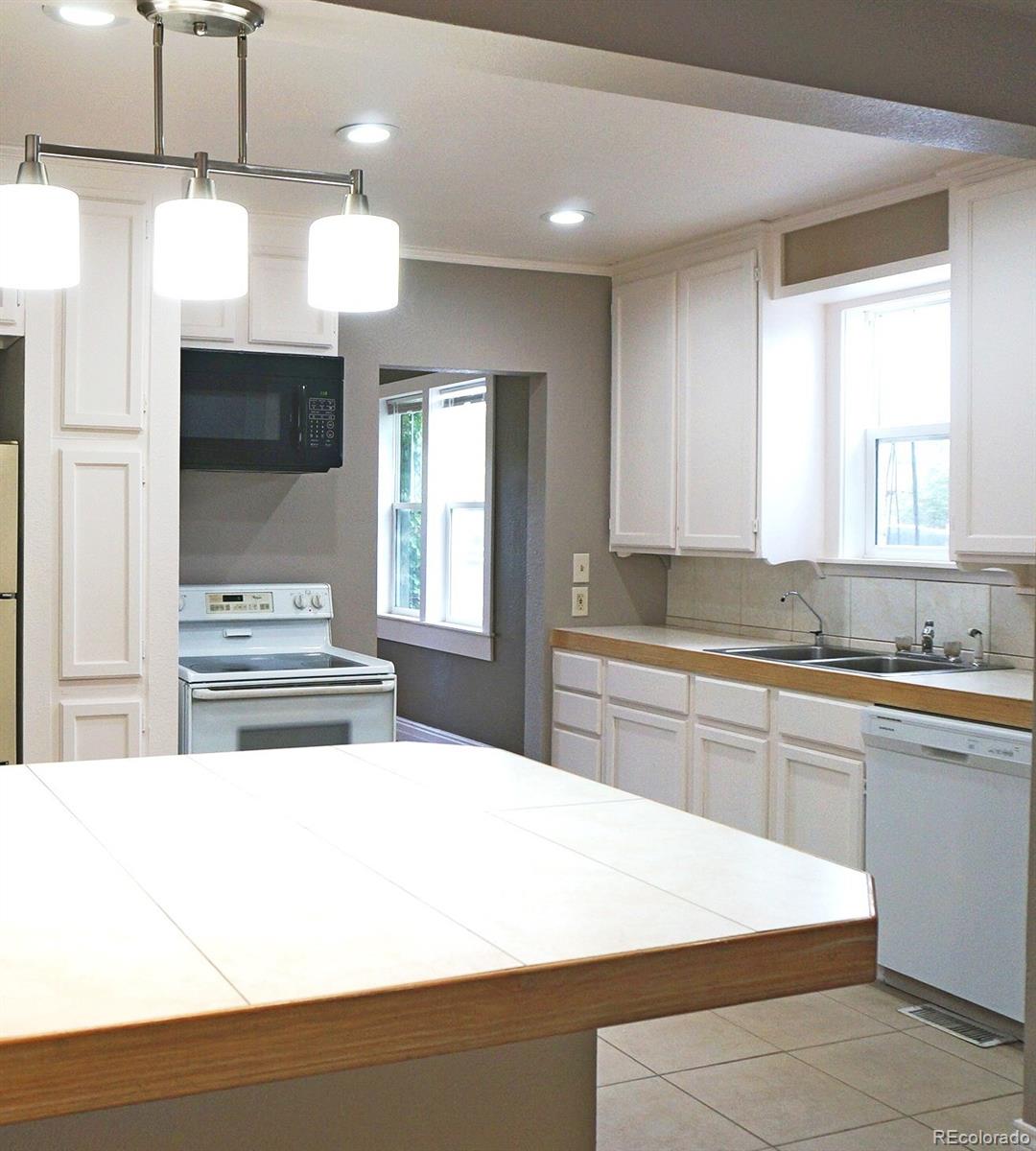 3395 W 55th