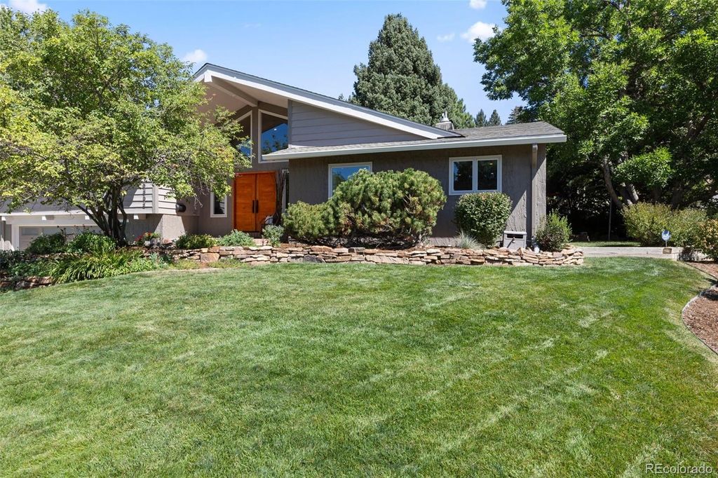 Photo of 6852 S Clayton Way, Centennial, CO 80122 (MLS # 4688222)