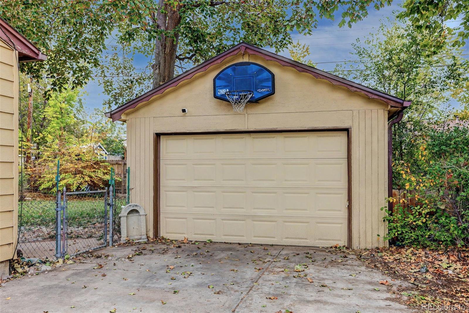 1679 S Julian Way