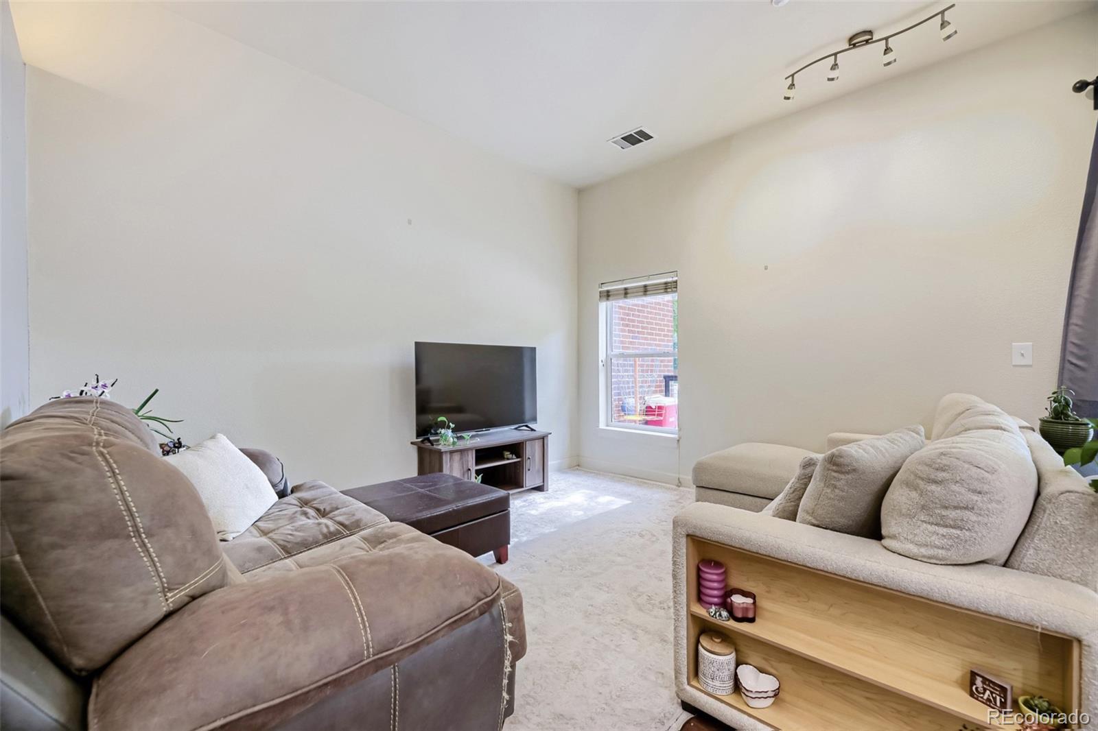 5677 S Park Place D105