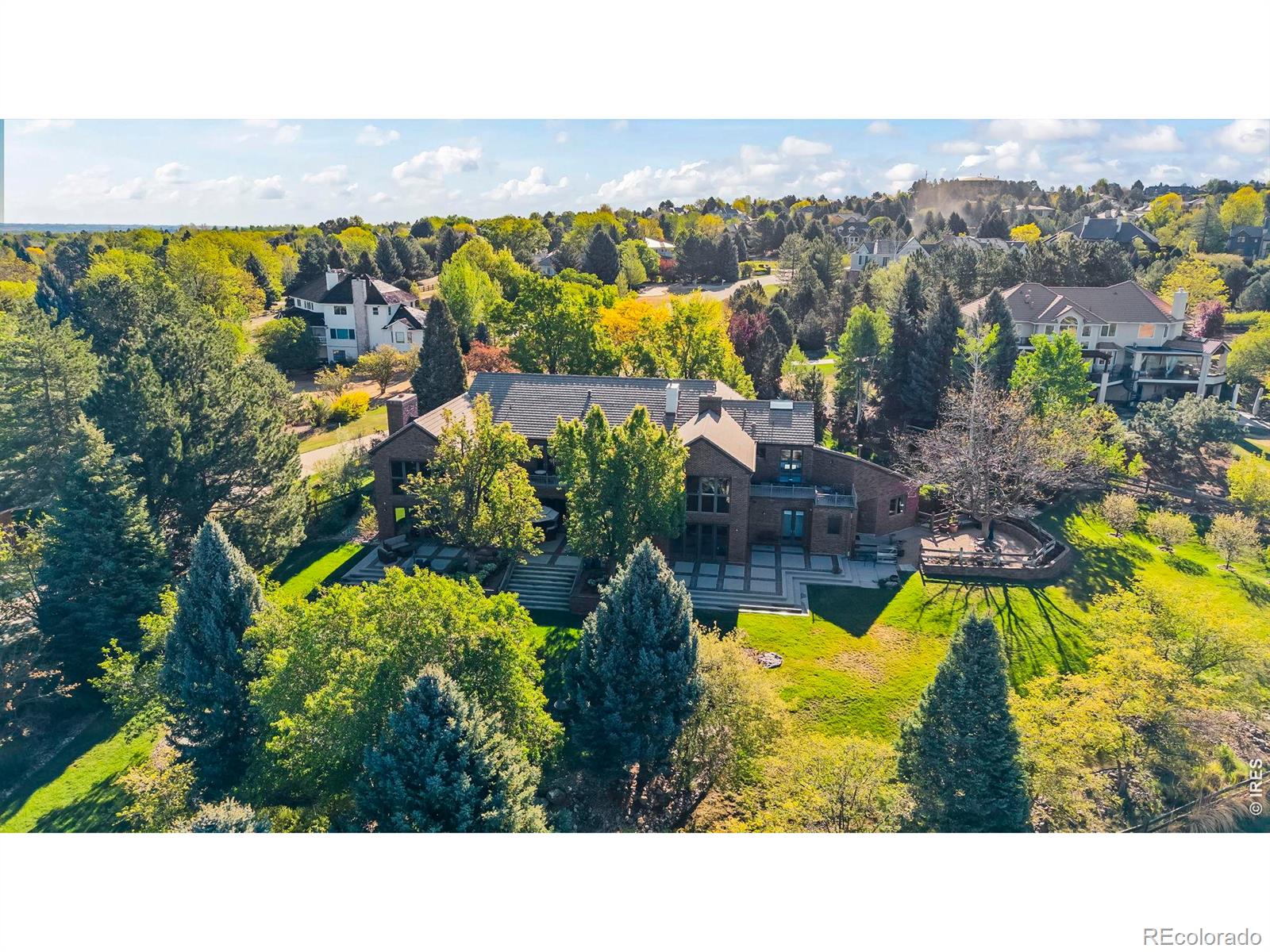 8414 Firethorn Court