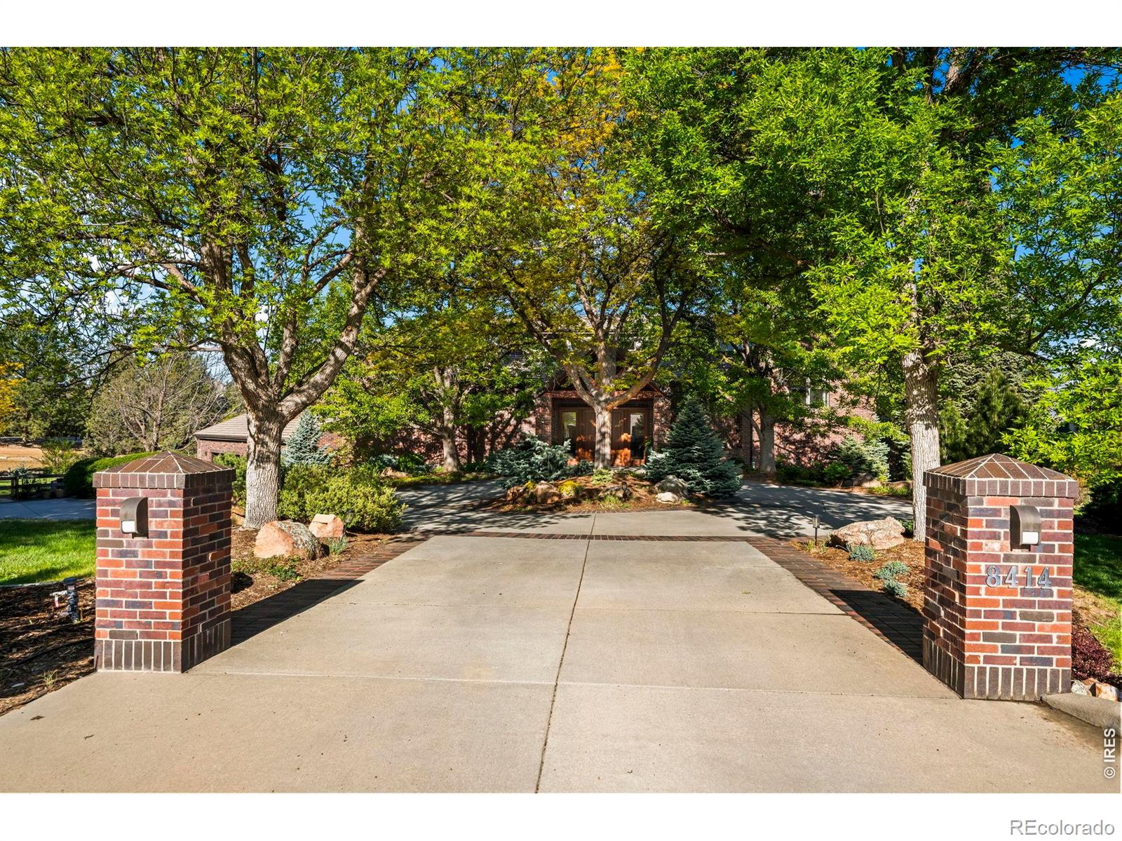 8414 Firethorn Court