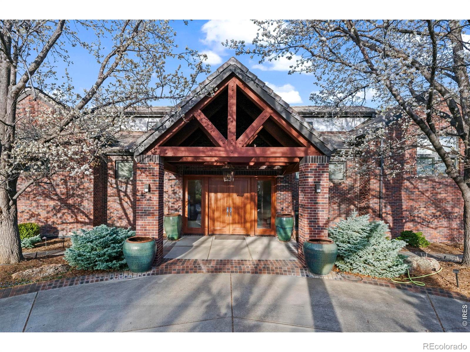 8414 Firethorn Court