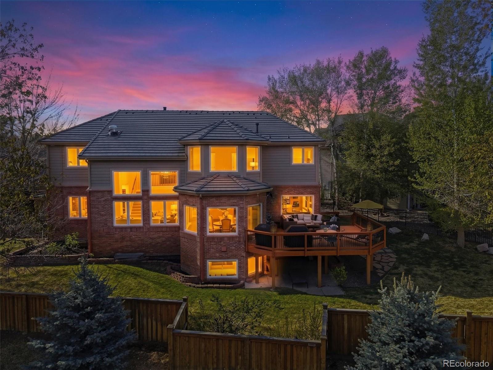 9521 E Maplewood Circle