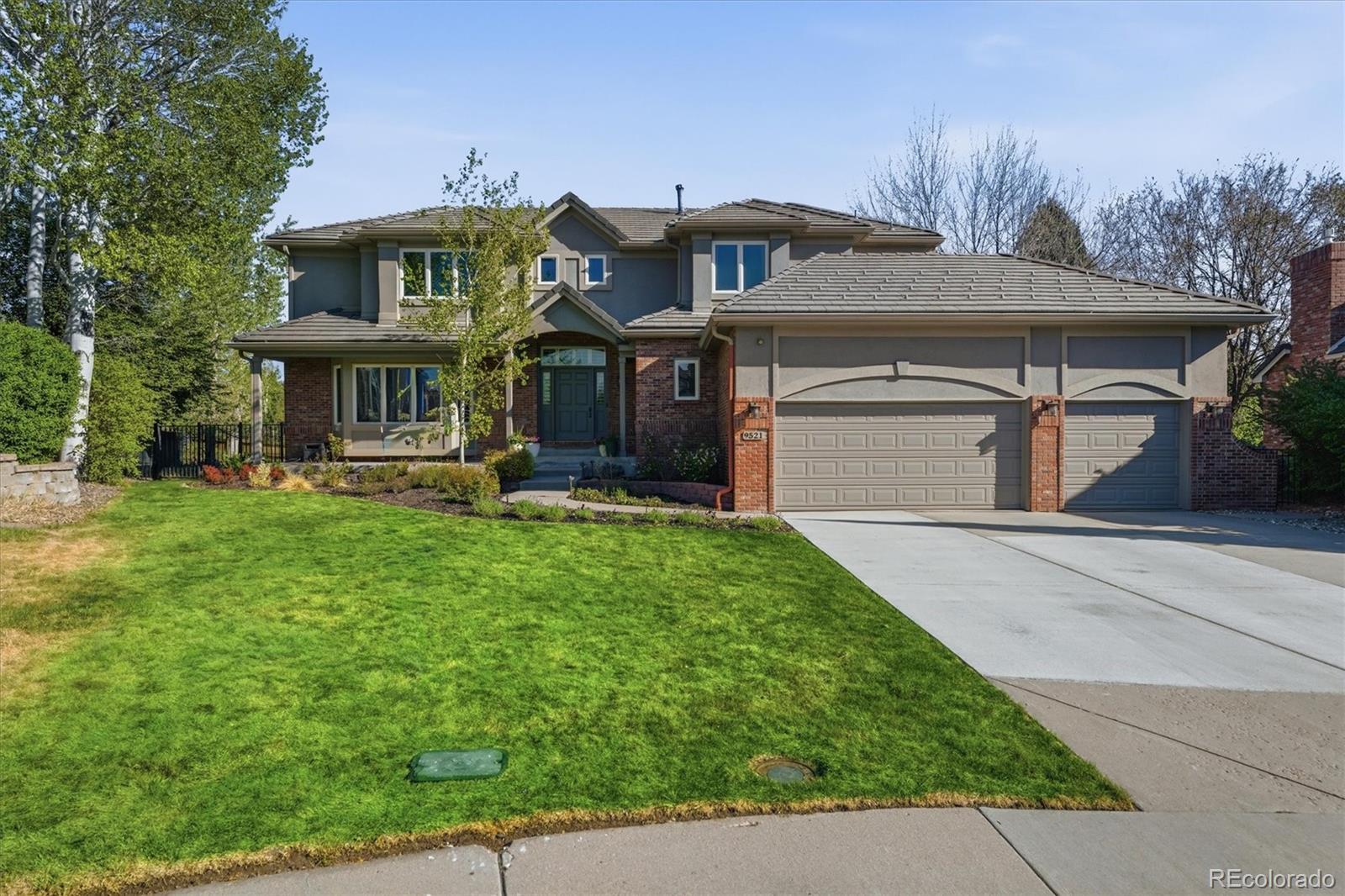 9521 E Maplewood Circle