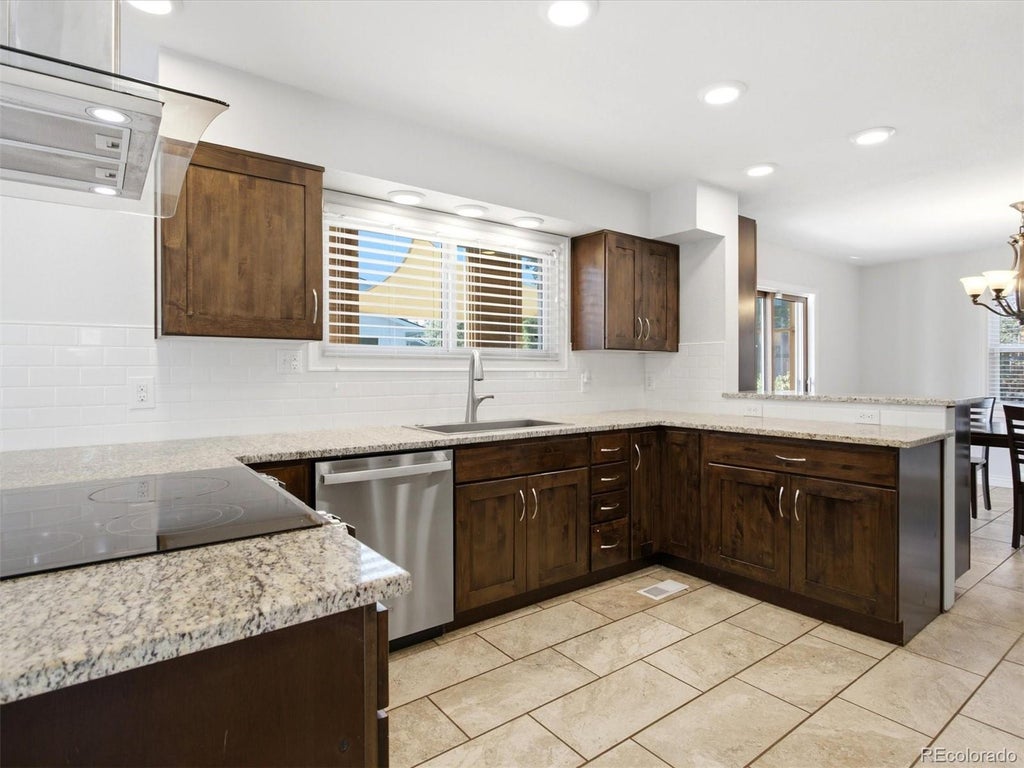 Photo of 8074 W Brook Drive, Littleton, CO 80128 (MLS # 5787536)