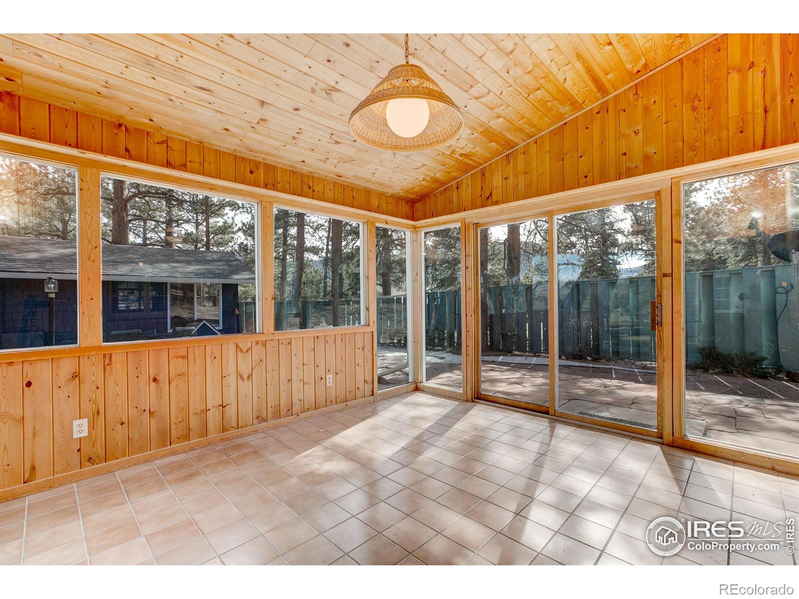 910 Shady Lane