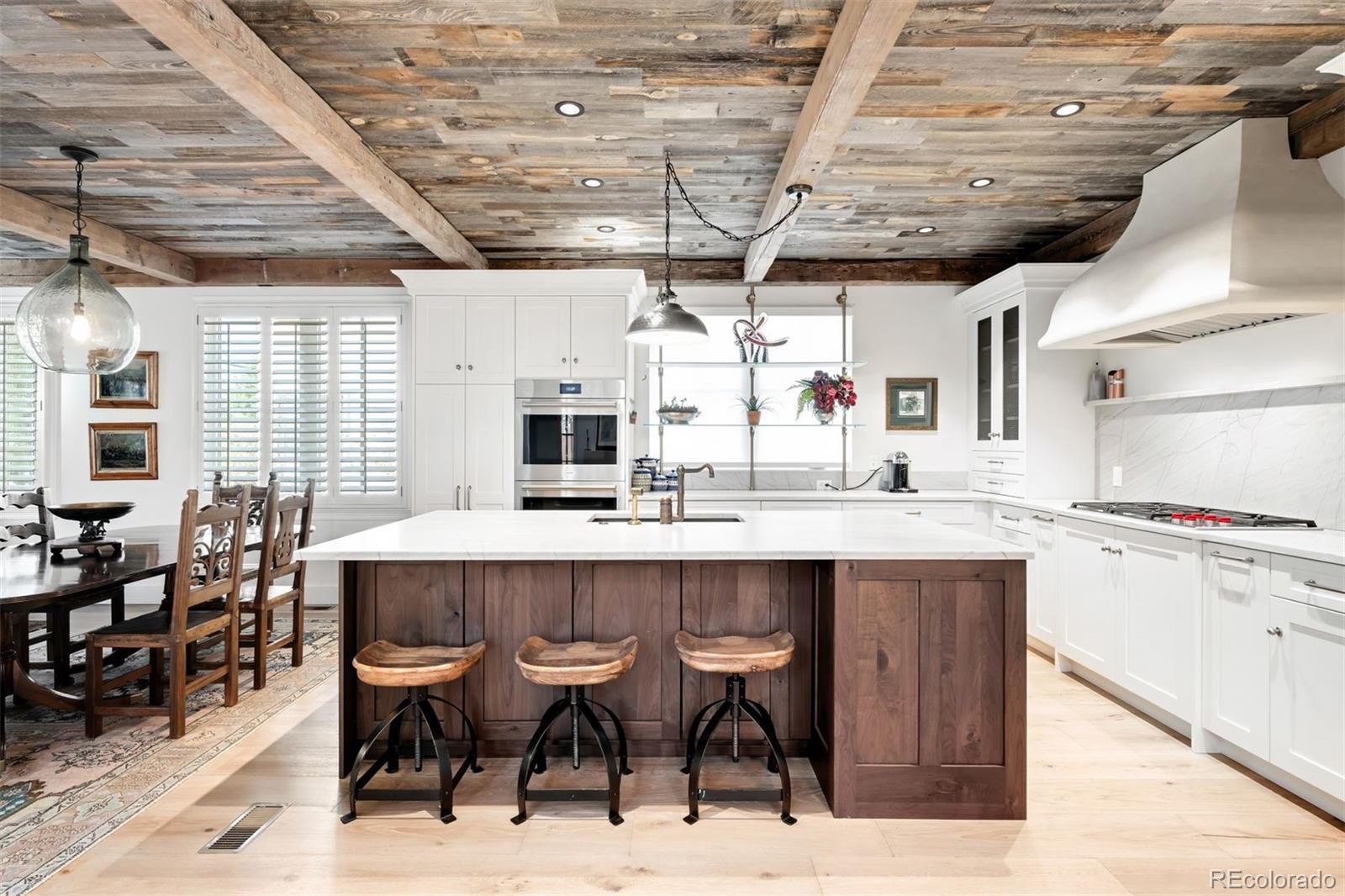 2735 E Wesley Avenue