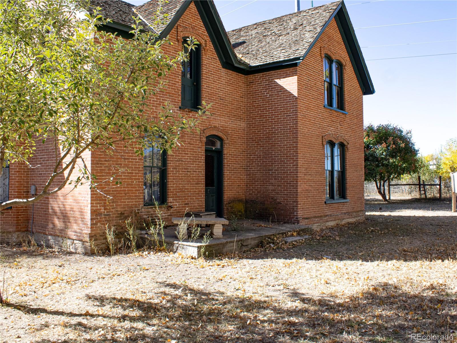 2306 E 1st Street