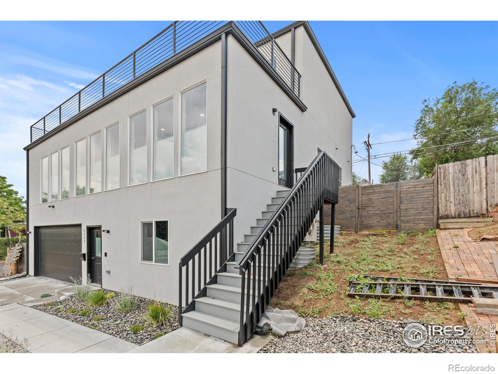 1400 W Alaska Place
