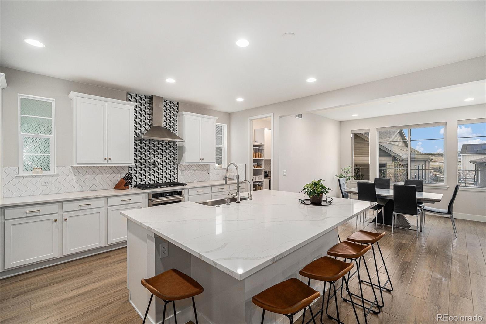 6429 Stable View Street