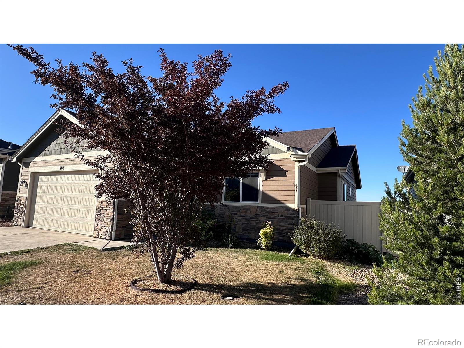 705 N Country Trail