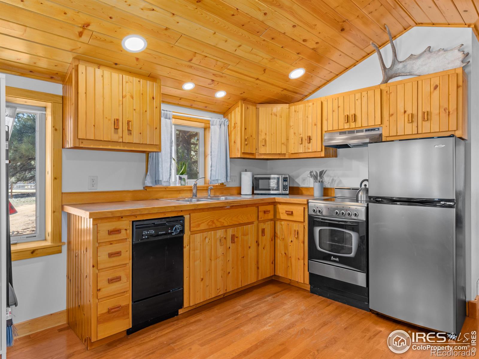 1221 Griffith Court