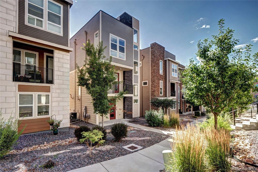 Photo of 11915 Skyview Lane, Broomfield, CO 80021 (MLS # 1954658)