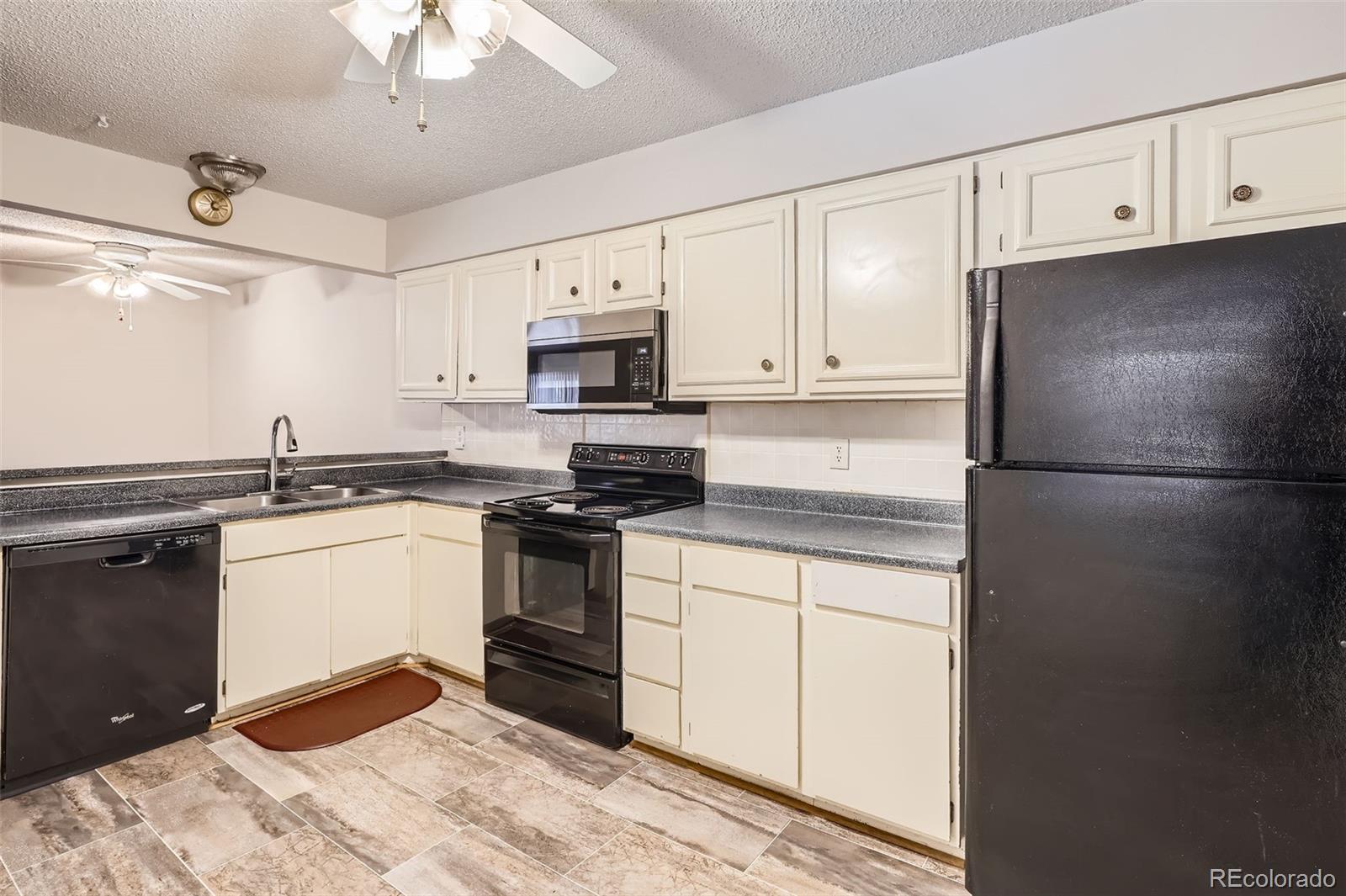 2215 E Geddes Avenue P08