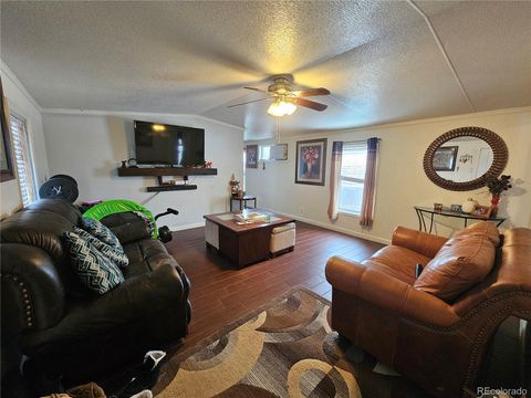 Manufactured Home in Henderson CO 6500 88th Avenue 2.jpg