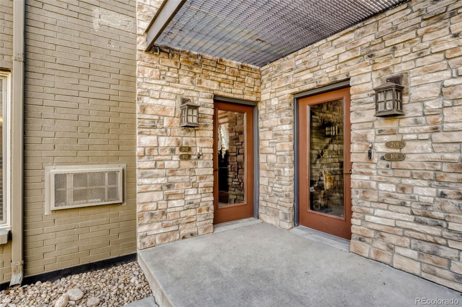 920 Eudora Street 102