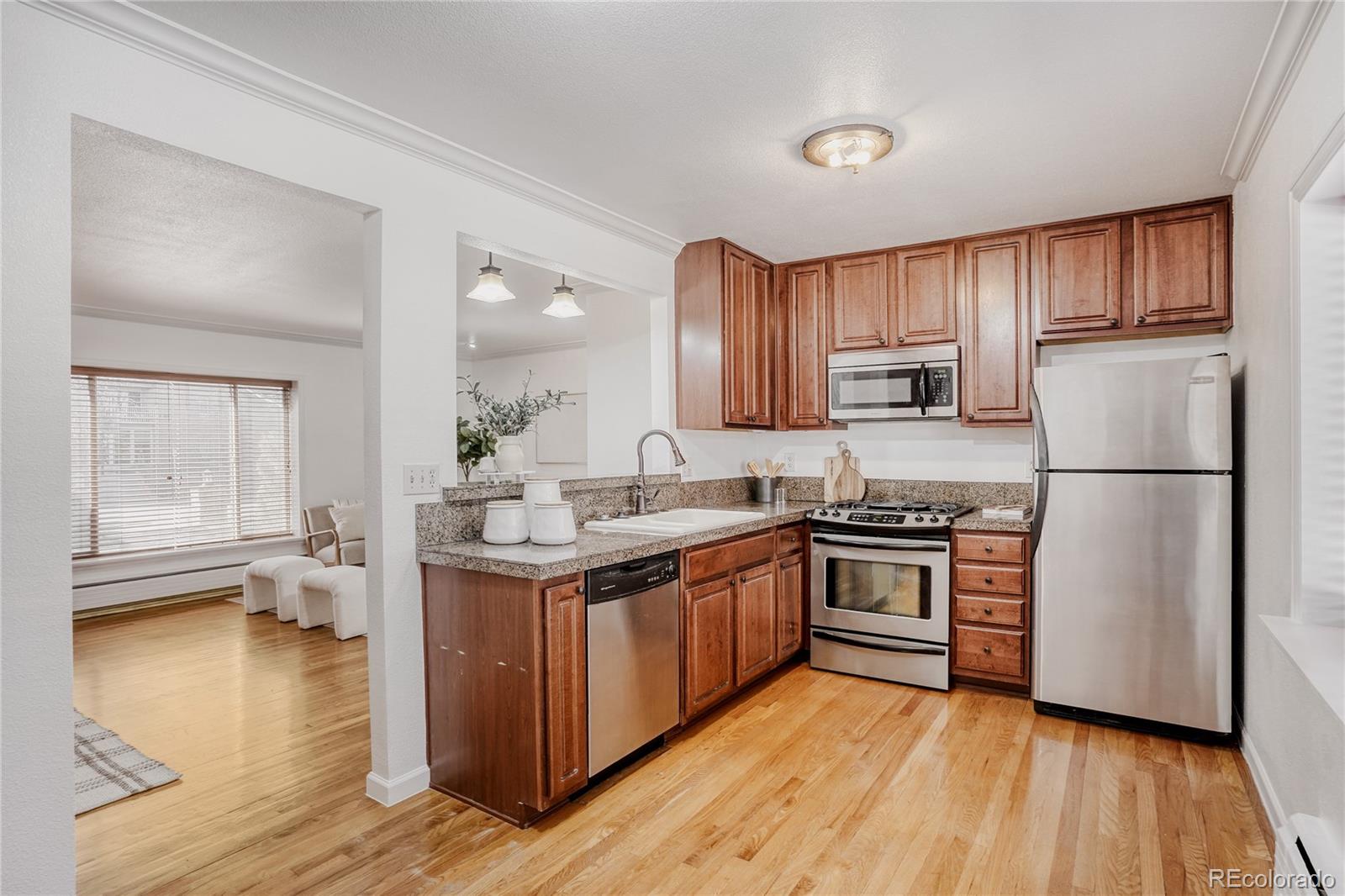 920 Eudora Street 102