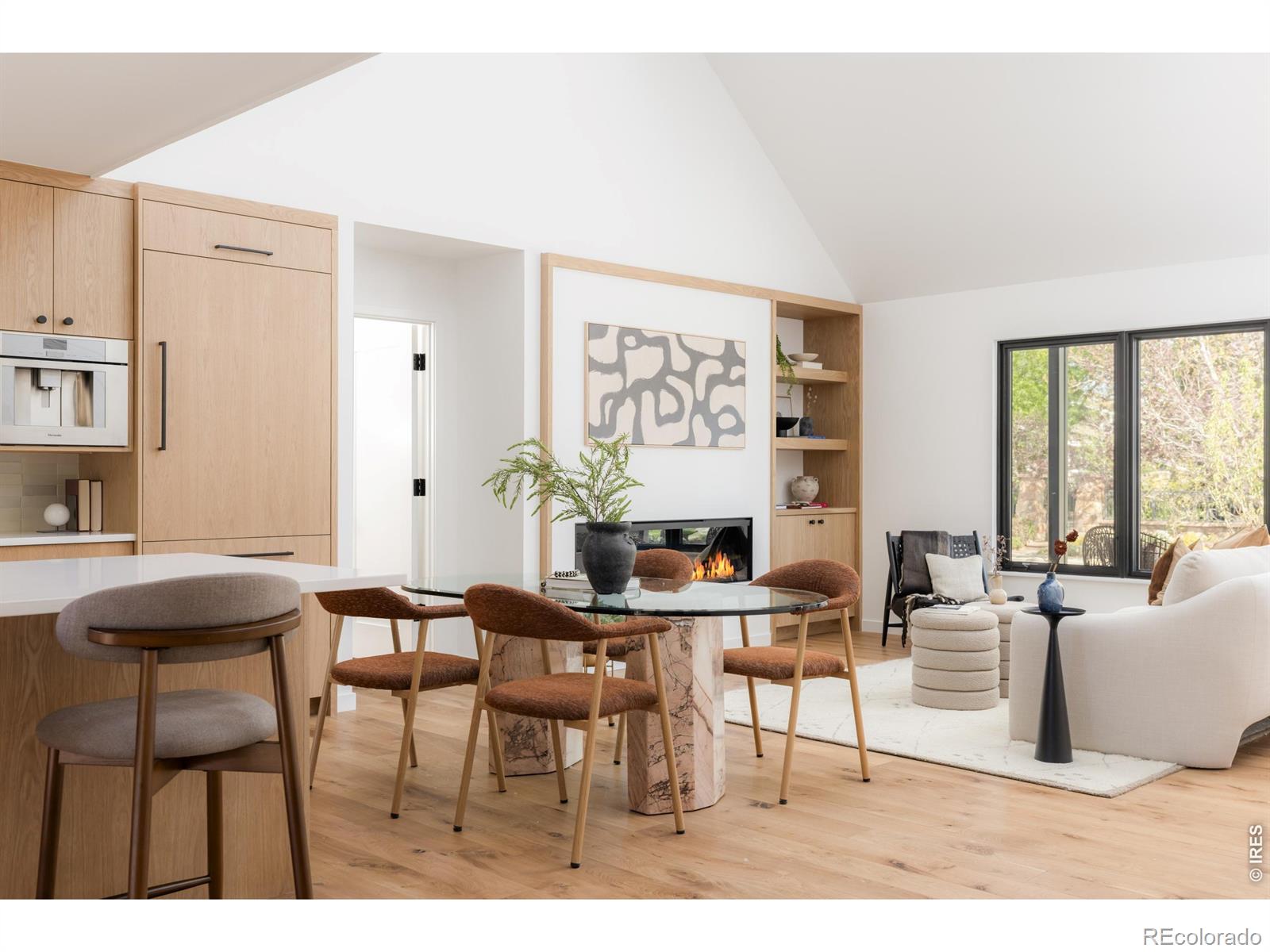 1760 Hawthorn Place