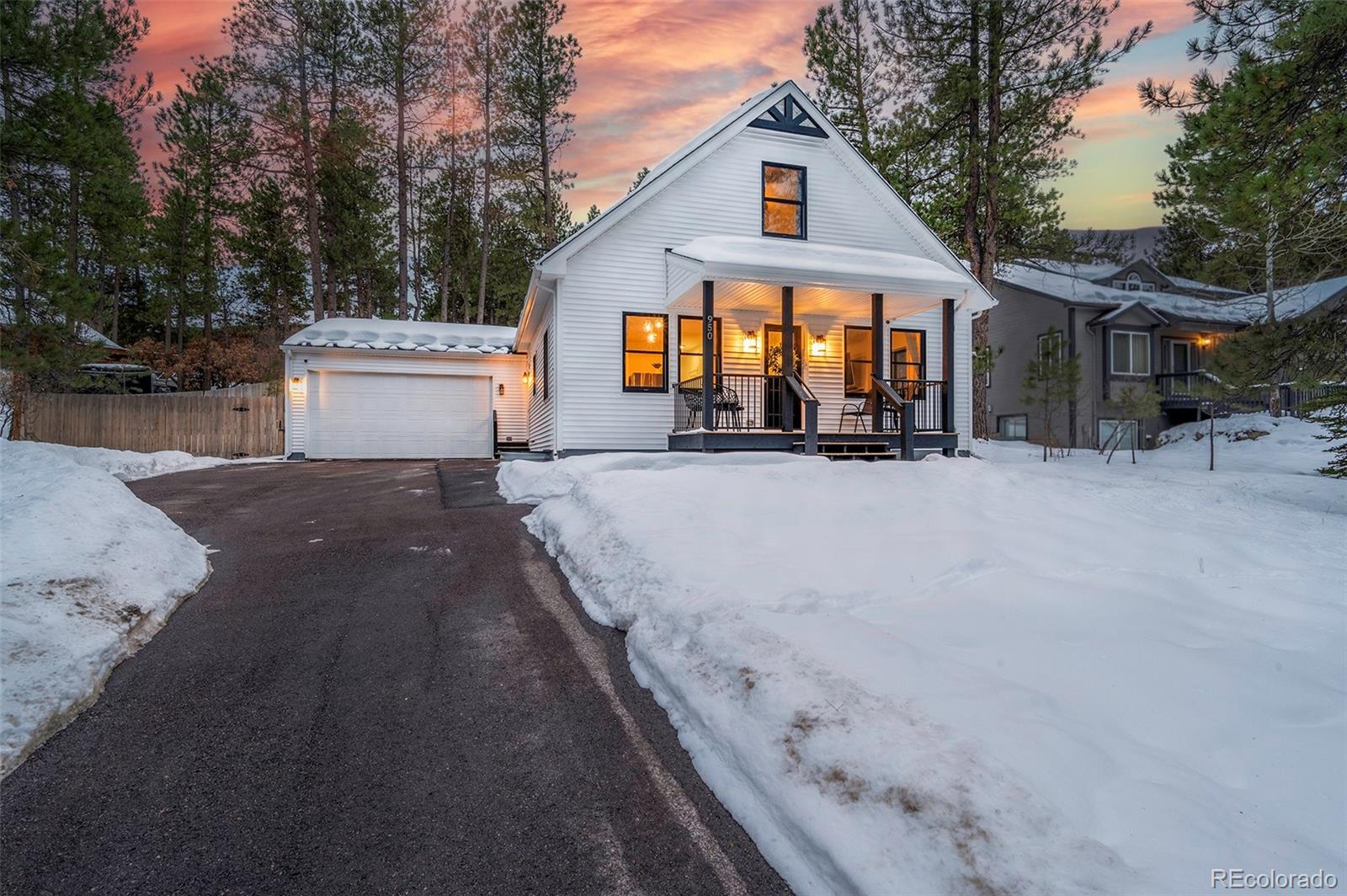 950 Tenderfoot Drive