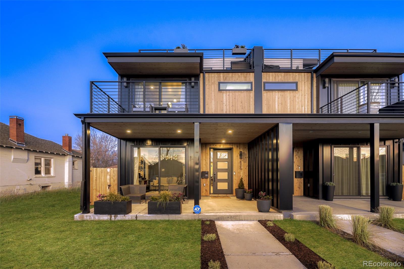 2526 S Lincoln Street