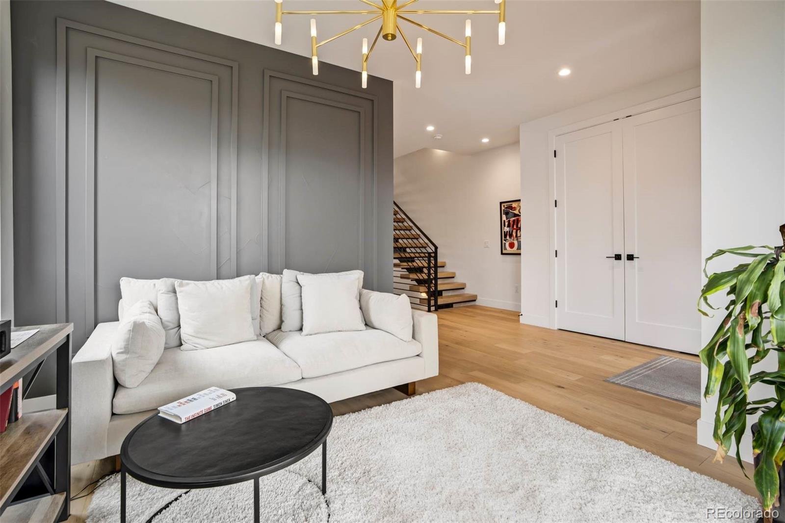 2526 S Lincoln Street